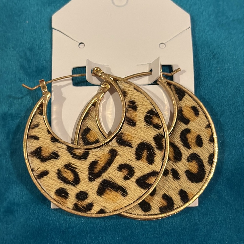 🎉❤️ NEW Angelina Leather Leopard Earrings